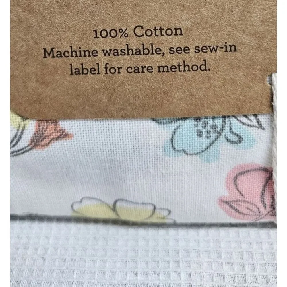 NWT  wholesale merchandize co . 100% cotton petal signature Tablecloth‎ 60*84